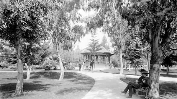 http://www.laobserved.com/intell/assets /pershing-square-usc.jpg